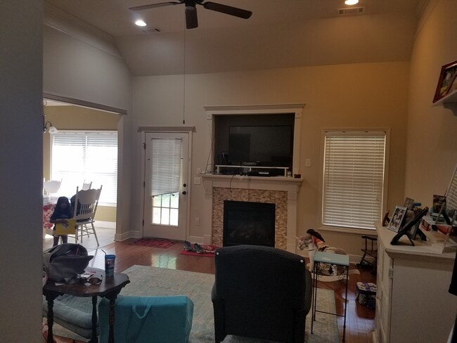Building Photo - 13669 Old Ivy Dr