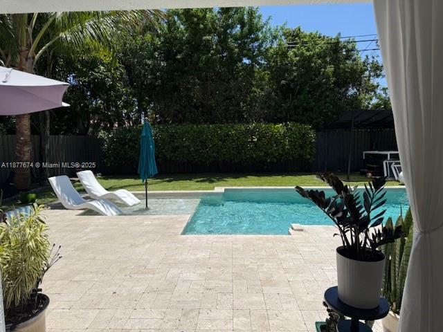 Building Photo - 1224 NE 12th Ave