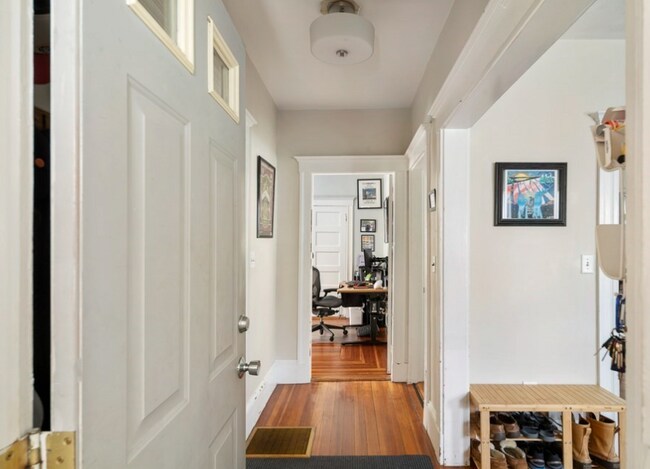 Foto del edificio - 44 Greenleaf Ave