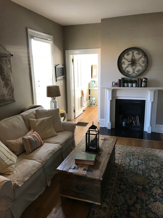 335 Thorn St Unit First Floor, Sewickley, PA 15143 Apartments in