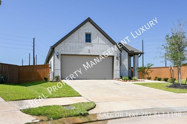 Building Photo - 3057 Pensacola Dr