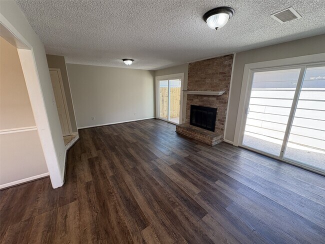 Building Photo - 17159 Beaver Springs Dr