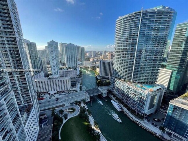 Building Photo - 475 Brickell Ave
