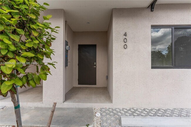 Foto del edificio - 409 SW 1st St