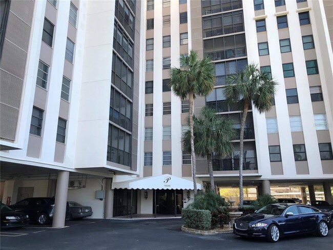 Foto del edificio - 10355 Paradise Blvd