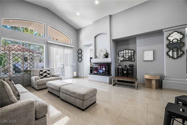 Foto del edificio - 1400 Castle Crest Dr