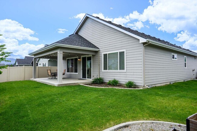 Foto del edificio - Elegant and Pristine Post Falls Home