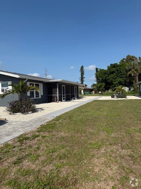 Building Photo - 4966 Viceroy St