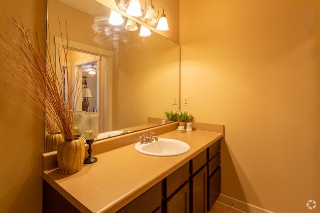 2BR,2BA_The Bienville - Village at Midtown