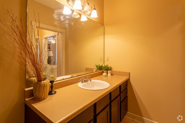 2BR,2BA_The Bienville - Village at Midtown