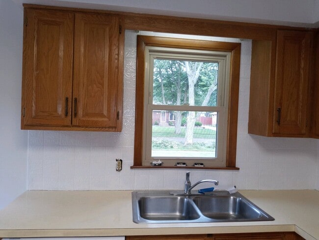 Building Photo - 82 Siegfried Dr