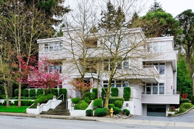 Foto del edificio - 2bd/2ba Bellevue Condo