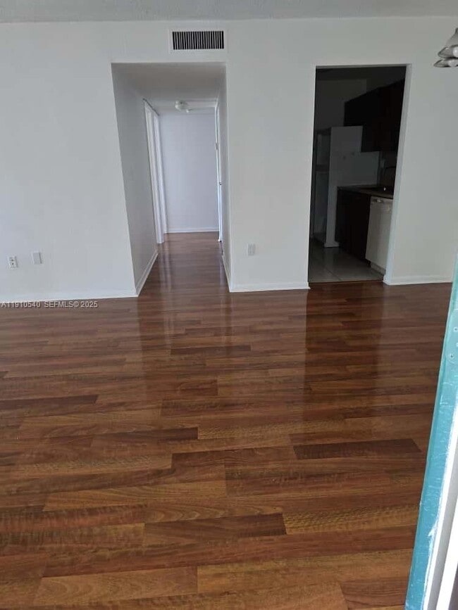 Foto del edificio - 7423 SW 152nd Ave