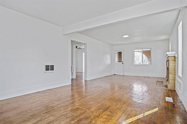 Building Photo - 609 SW 30th St