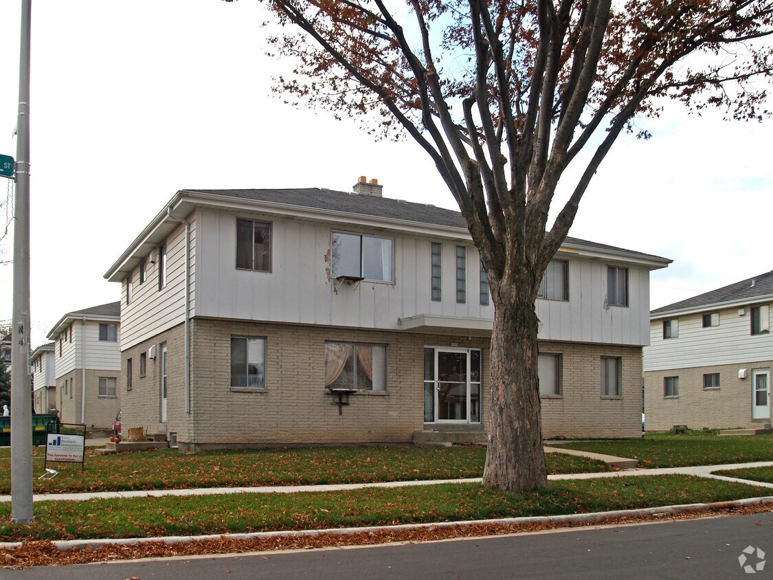Primary Photo - Maple & Mitchell Street Apartments