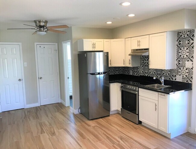 Foto del edificio - 336 W Culver St