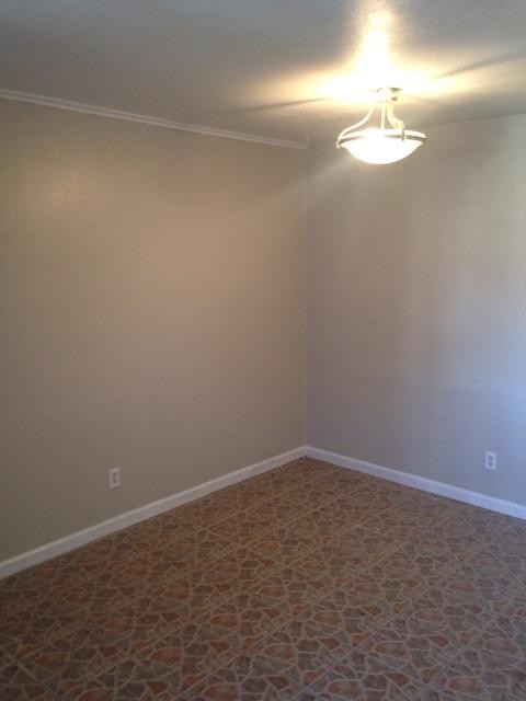 Building Photo - 5610 Royal Palms St