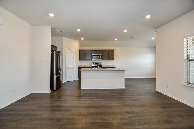 Foto del edificio - 901 Silver Maple Ln