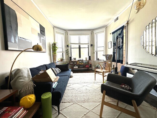 Foto del edificio - 2523 N California Ave
