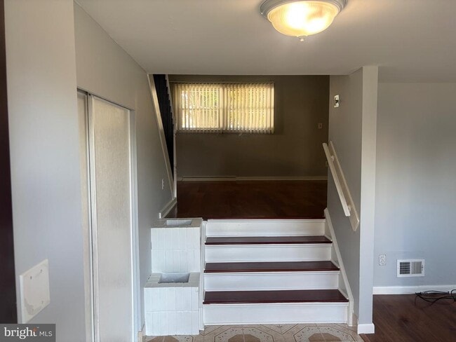 Foto del edificio - 8 N Avon Dr