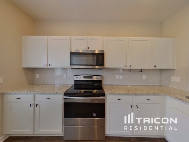 Foto del edificio - 1035 Lonergan Cir