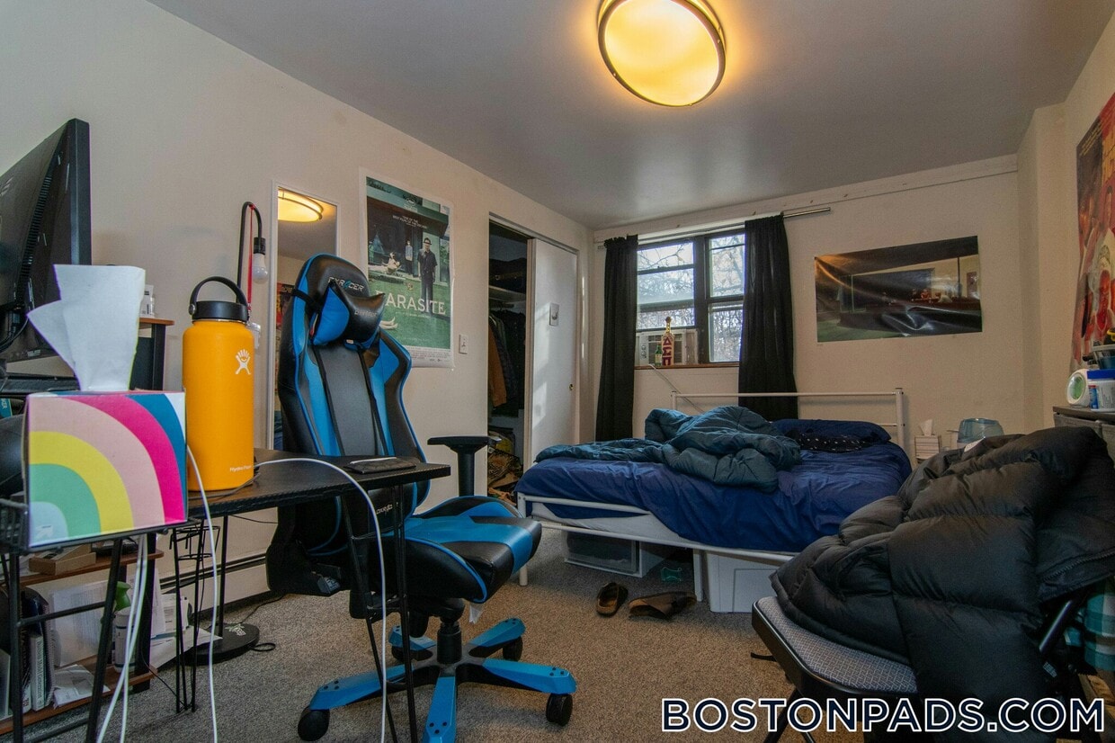 Primary Photo - 448 Park Dr