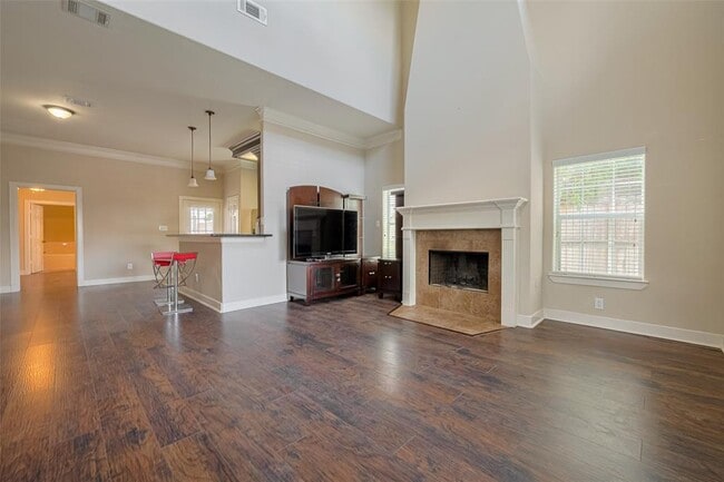 Building Photo - 2865 Westhollow Dr