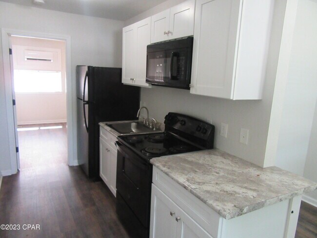 Foto del edificio - 1400 Gulf Ave