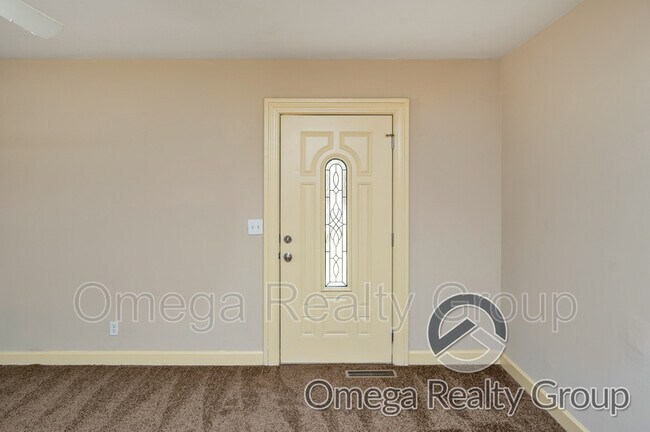 Building Photo - 5705 Willow Dr