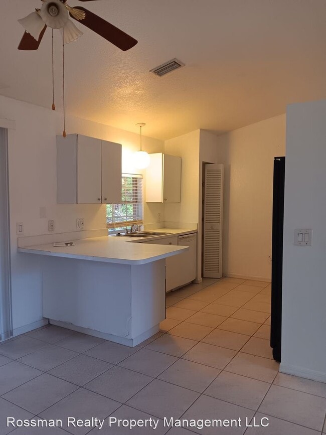 Foto del edificio - 3 br, 2 bath House - 22420 Cezane Ave