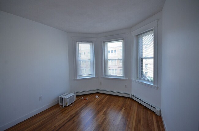 Building Photo - 1662 Commonwealth Ave