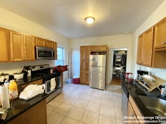 Building Photo - 56 Delle Ave