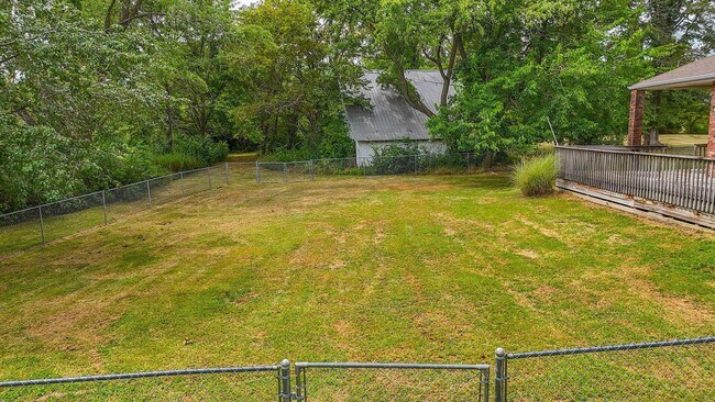 Foto del edificio - Private 3BR Brick Home with Scenic View