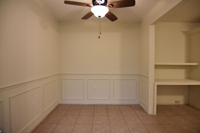 Foto del edificio - SANFORD: 2nd Floor Unit in Sandlewood Vill...