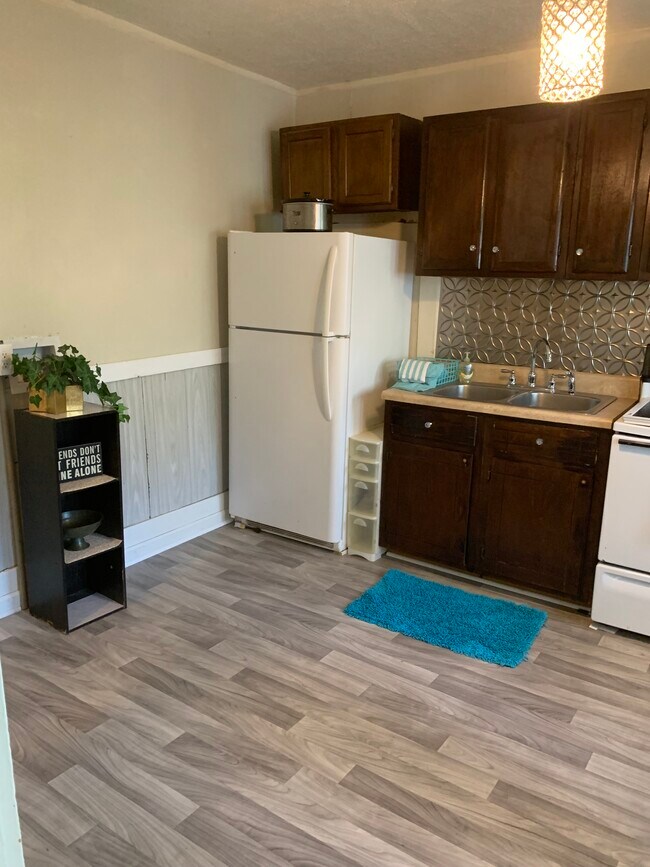 Foto del edificio - 858 Gracey Ave