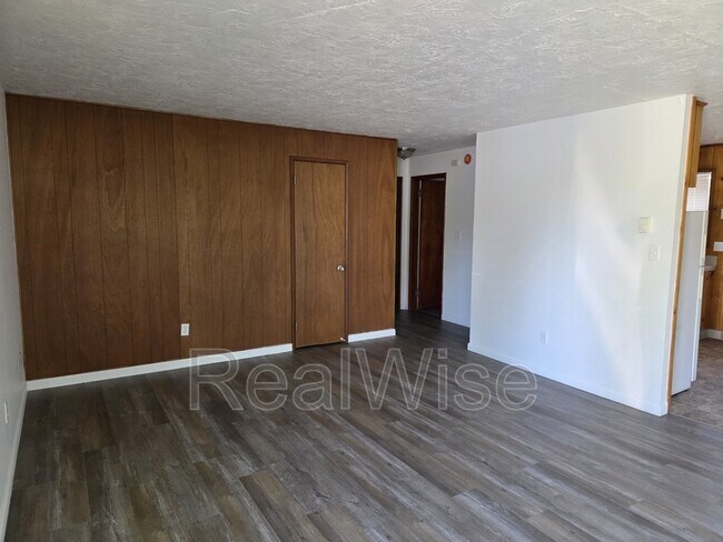 Foto del edificio - 616 NE Anderson St