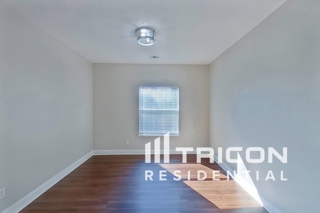 Foto del edificio - 101 Redbud Dr