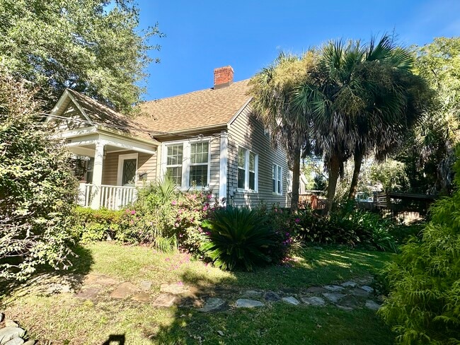 Building Photo - 2111 Metts Ave