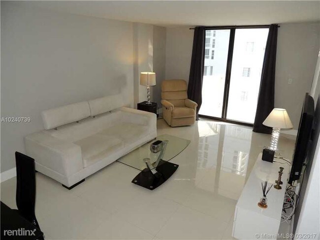 Building Photo - 4301 Collins Ave