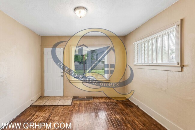 Foto del edificio - 1205 Pinehurst Ave