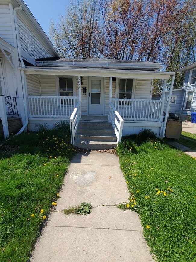 Foto del edificio - 5026-5028 18th Ave. (Duplex)(ACE PROPERTY)