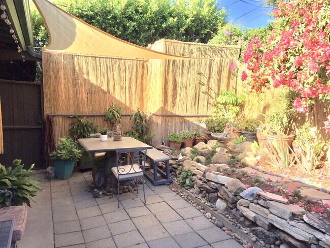 Garden - 2879 Exeter Pl