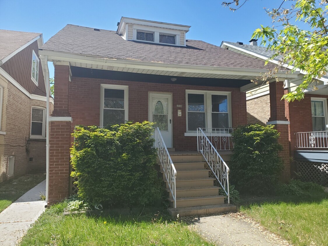 Foto principal - 2630 N Parkside Ave