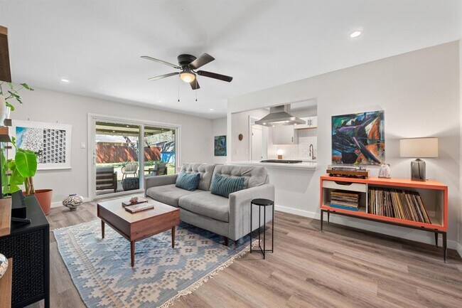 Foto del edificio - 2307 Whitestone Dr