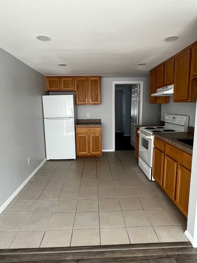 Building Photo - D&D Chicopee Realty