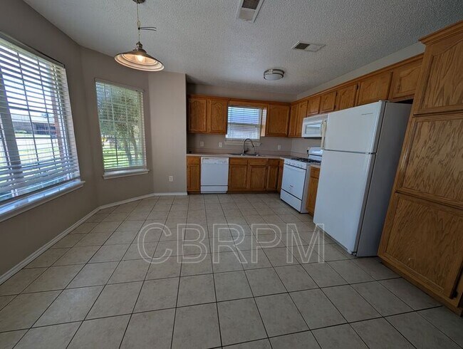 Foto del edificio - 10606 Belton Av.