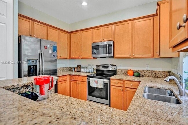 Building Photo - 821 E Village Cir
