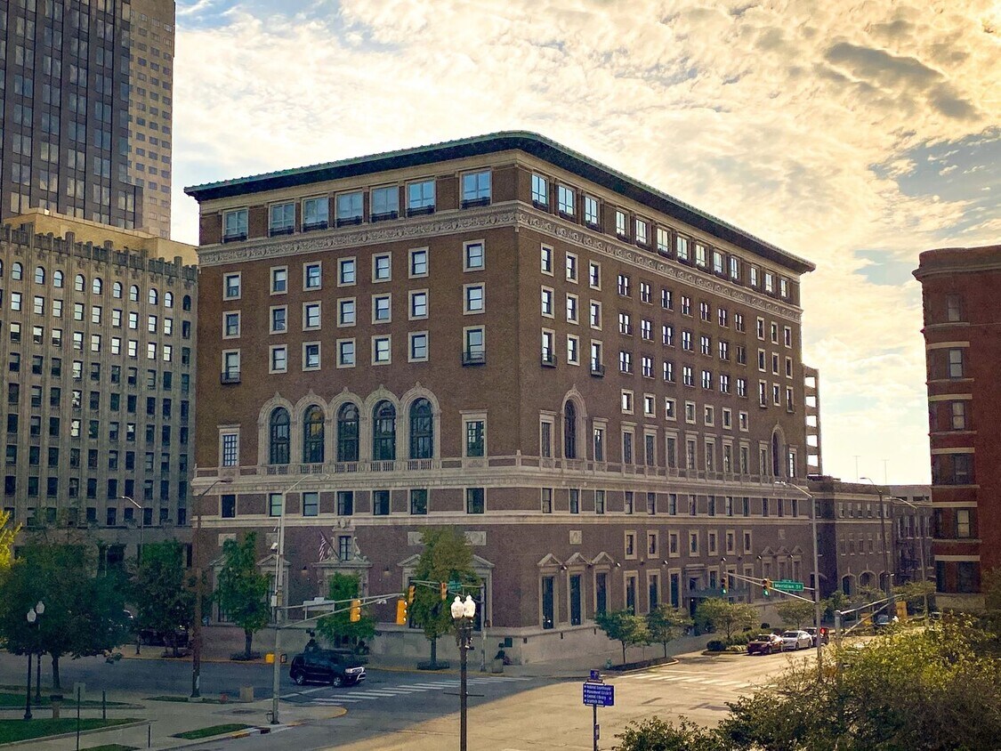 Foto principal - 350 N Meridian St Unit 804