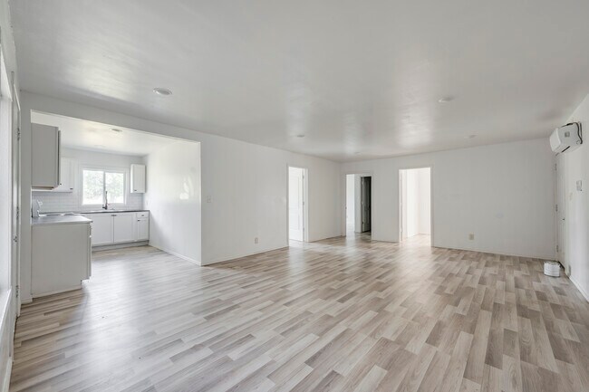 Foto del edificio - 725 E Morton St