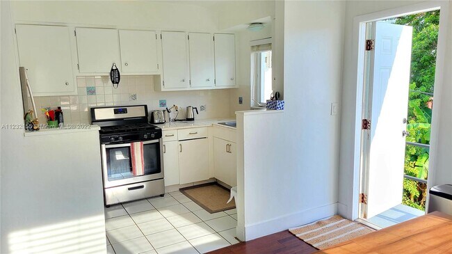 Building Photo - 630 79th St